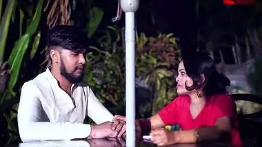 Desi Garam Bhabhi Ne Padoshi Ko Bulakar Chudayi Kari With Desi Bhabhi And Indian Bhabhi