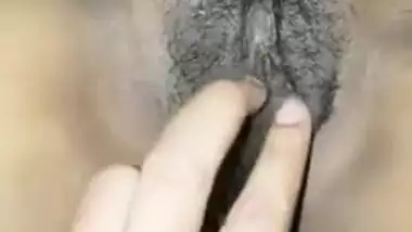 Tempting Indian cheating fuck takes no XXX cock but fingers in sex hole