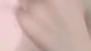 Beautiful Desi chick showing her nude body shapes and dildoing her pussy XXX