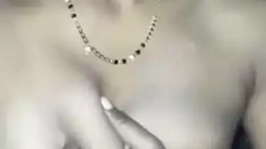 Bhabhi with small breasts poses on cam with no clothes in Desi XXX porn