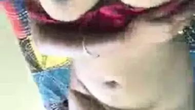 What a sexy Big booby Indian mature wife!