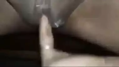 Tamil sex video of an amateur slut satisfying her pussy with a sex toy