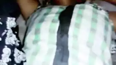 Desi guy plows XXX snatch of local slut in amazing short MMS video
