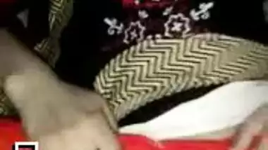 Girl with Desi features pulls XXX skirt up so man can have sex with her