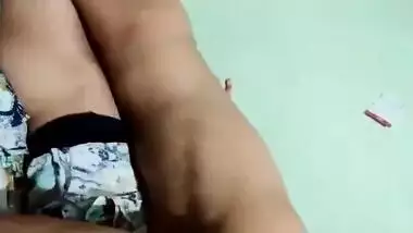 Dude sticks cock into XXX snatch of his Desi girlfriend for the cam