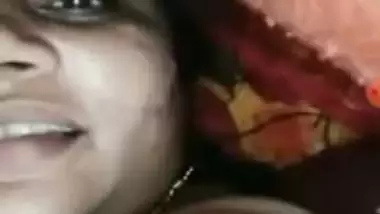 Desi XXX bitch shows her gorgeous boobs and pussy on video call