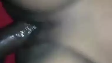 Desi girl's pussy becomes wet and wants man's XXX tool in MMS clip