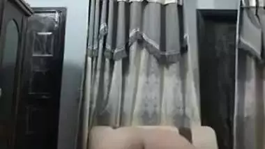 BBW dedicates porn video to guys who are keen to see huge Desi ass