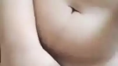 Juicy boobs and hairy XXX gap are two sexy things that Desi woman proudly shows