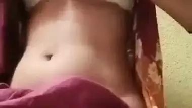 Desi nude girl strips and shoots her nude MMS for her lover