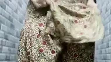 Super chubby Indian girl big boobs show