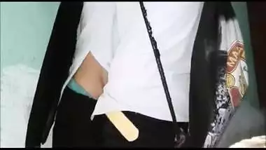 College pair acquires romantic in class and later have a fun a quick fuck