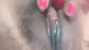 Hot Desi slut from the village shows tits and plays with XXX slit