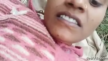 Desi Aunty fucking in outdoor