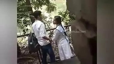 Caught Desi Girl Giving Hot Blowjob Behind School