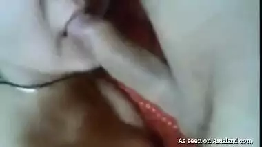 Desi girlfriend in first homemade sex video.
