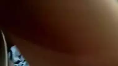 Amateur XXX actress gives pussy to Desi lover in the morning on camera