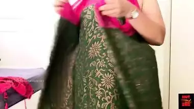 Sexiest Saree Draping In An Erotic Pose - No Sex - No Nudity - No Fucking