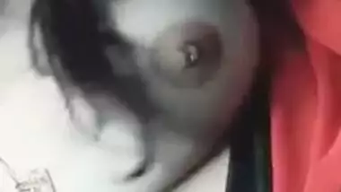 Desi Cute girl showing her boobs
