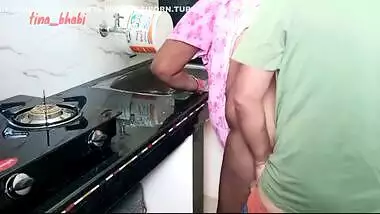 Desi Tina Bhabi Ko Apni Husband Ne Early Morning Jabardasth Se Nighty Utakar Ghoda Banake Chod Daala Doggy Style Mein