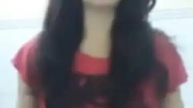 Shilpa Topless, Shows Cute Boobs to Bf “Mujhe to yaad hi ni, ki maine Bra ni pehni”