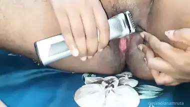 Desi Milf Proves They Can Get Orgasm From Shaver Vibration As Well. Excellent Vibe With Lady Milf And Indian Lady