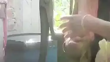 Neighbor aunty bathing with son entering viral MMS