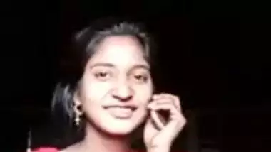 Amateur Desi model shows tits to the client during XXX private chat