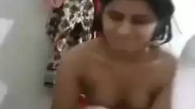 XXX model wants to be popular so she performs own sex show on camera