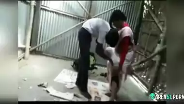 Caught on spy cam nephew fuck own aunty in abandoned house, Desi XXX mms