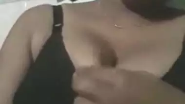 Desi babe is XXX fascinating when she performs an inept XXX show