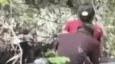 Teens couple gets caught having creampie sex on outdoor. Desi mms clips