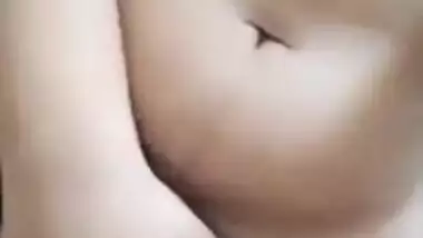 Lovely plays with pussy after revealing big breasts for porn judgment