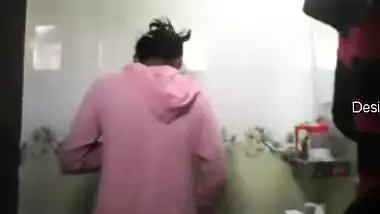 Porn video is interesting until the Indian chick puts on clothes