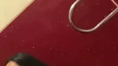 Chubby girl gives an outdoor blowjob in a cinema theatre