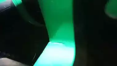 Local lovers from Srilanka fucking inside auto rickshaw