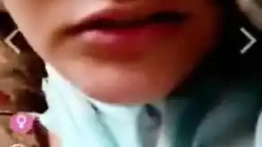 Exclusive – Sexy Look Pak Girl Showing Her Boobs And Pussy On Live Chat