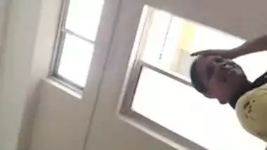 XXX man puts hand in Desi MILF's sari and paws boobs in MMS porn