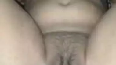Desi wife cute pussy captured by her boyfriend