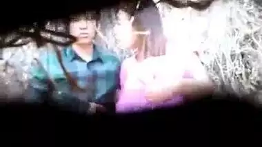 Indian Lovers Outdoor Sucking Dick At Park Corner - Wowmoyback