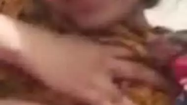 Beautiful Cute Paki Girl Showing Boobs And Beautiful Shaved Pussy 3 Clips Part 3