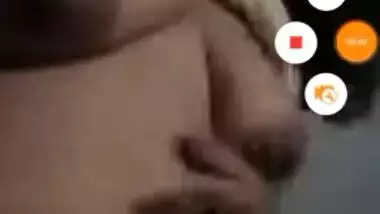 Cute Lankan Girl Showing Her Boobs and Pussy on Video call 3 Clips