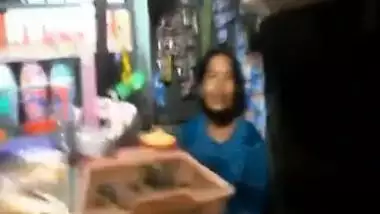 MMS of mere Papa ne ghar par akeli Mami ko chodkar masti ki