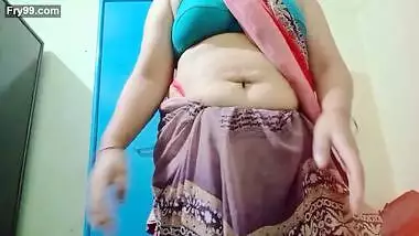 Telugu aunty Sangeeta wants to have bed breaking hot sex with dirty Telugu audio