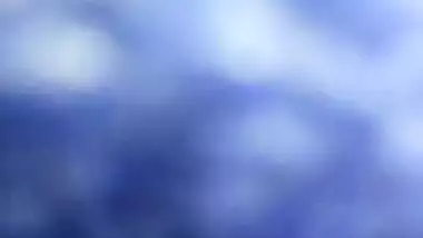 Desi girlfriend Renuka Panna sucking cock