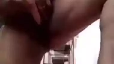Fat Desi fucks herself exploiting XXX toy in the self-made MMS footage