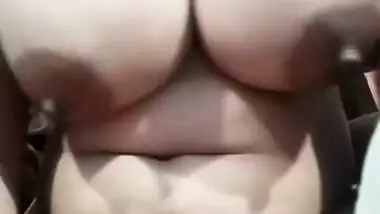 Indian Big Boobs Bhabhi Showing Her Body On Call. Bade Boobs Or Chut Ko Dekh Muth Mari