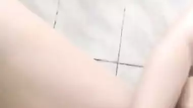 Cute Girl Masterbation With Hard Object In Corona Virus Home Made