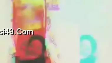 Indian babe is always prepared to satisfy lecherous fans with XXX dance