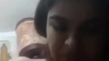 Desi aunty fingering pussy
